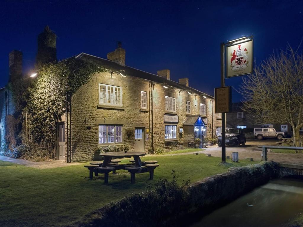 The Fairfax Arms Hotel Gilling East Buitenkant foto